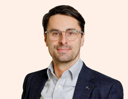 Aaron Pipon headshot