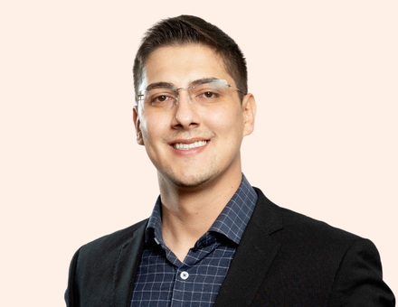 Vitor Brambila headshot