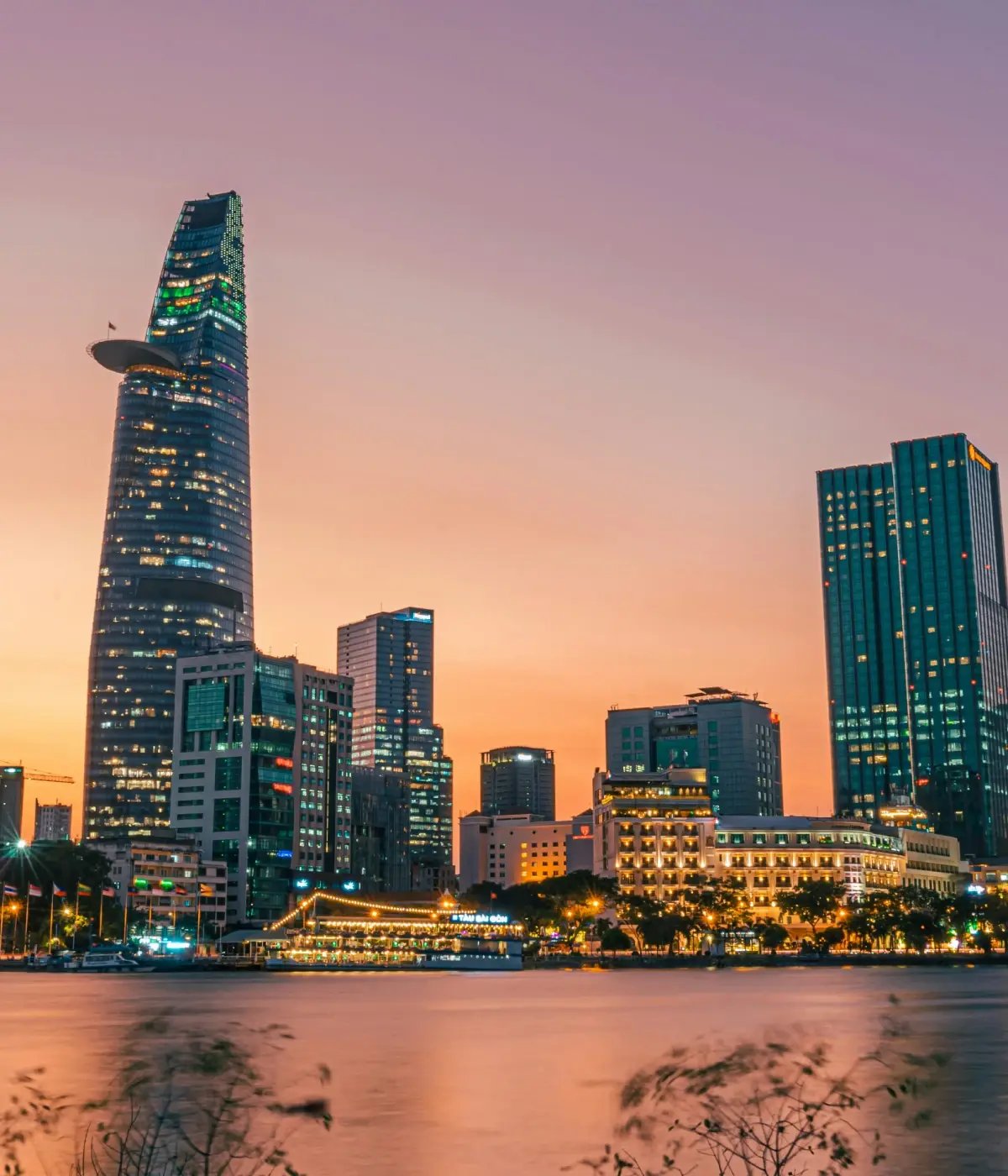 img-vietnam-skyline